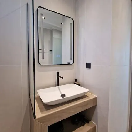 Gleandra Vila Laganas